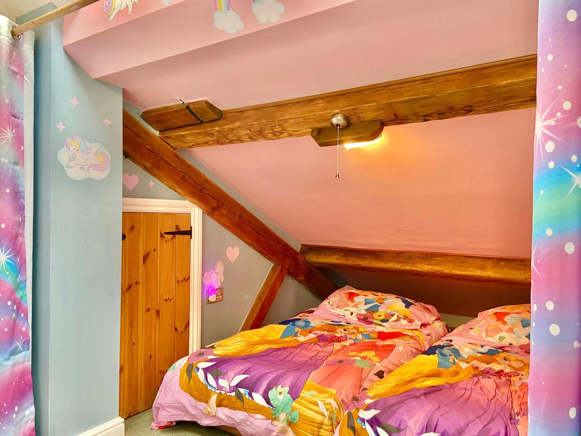 Squirrel Barn Villa Milwich Екстериор снимка