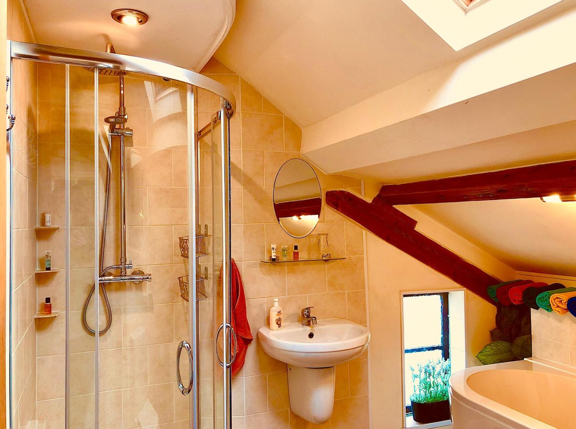 Squirrel Barn Villa Milwich Екстериор снимка