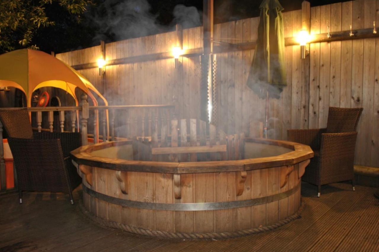 Squirrel Barn Villa Milwich Екстериор снимка