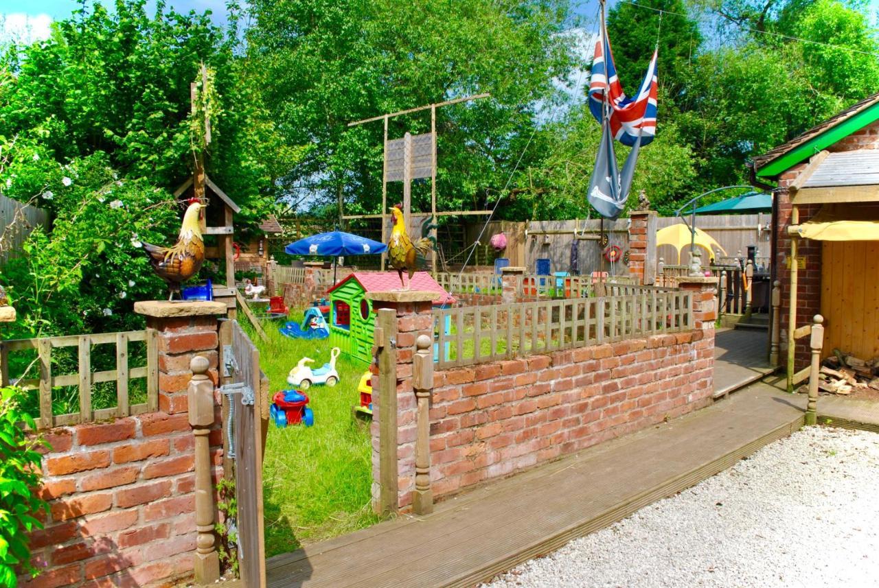 Squirrel Barn Villa Milwich Екстериор снимка