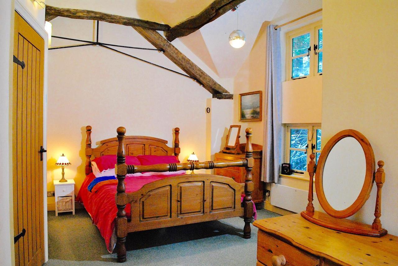 Squirrel Barn Villa Milwich Екстериор снимка