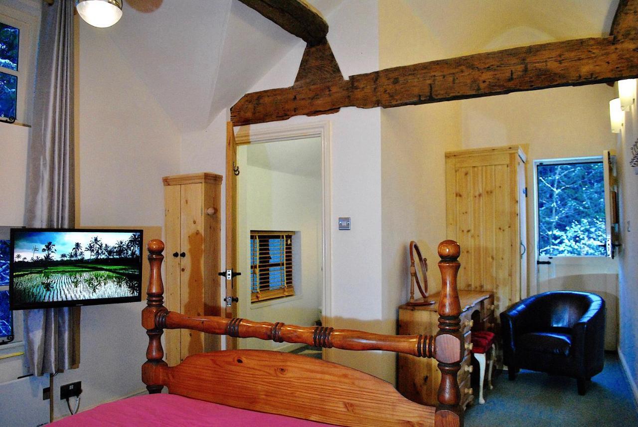 Squirrel Barn Villa Milwich Екстериор снимка